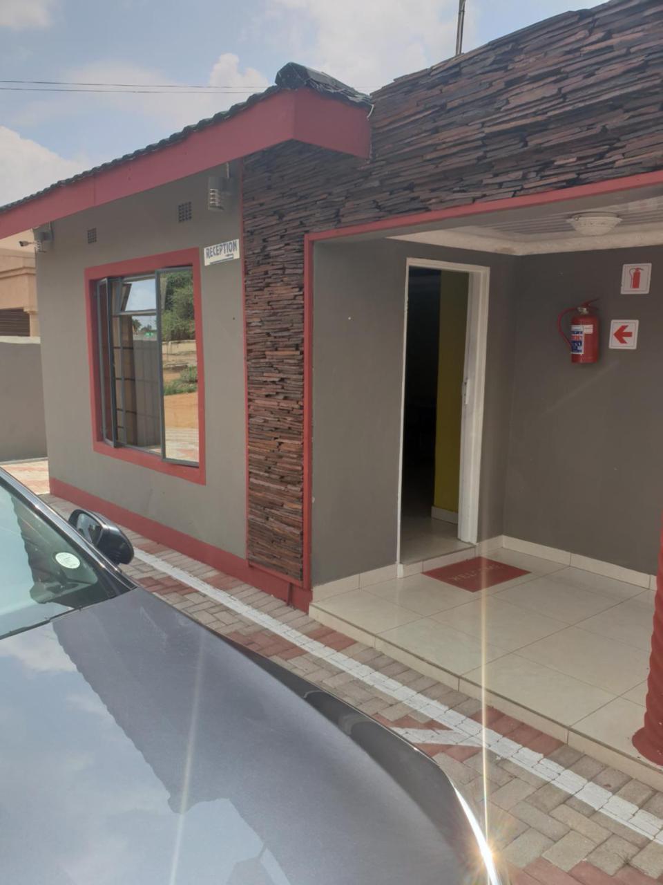 Mathlyn Guesthouse Γκαμπορόνε Εξωτερικό φωτογραφία